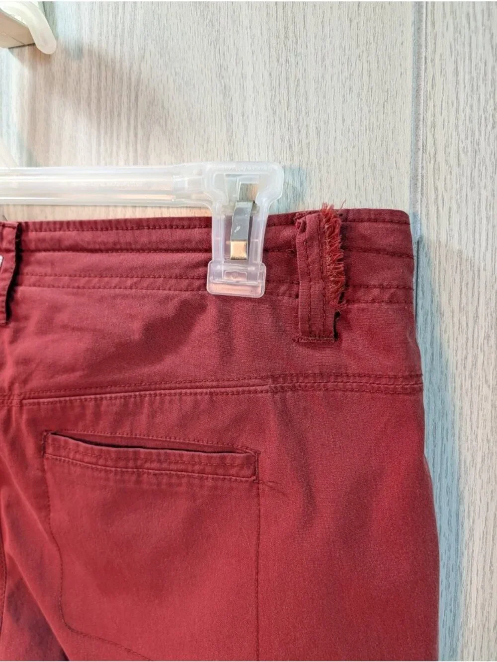 Kuhl Legendary Hiking Pants Womens 8 Red Logo Stretch Mid Rise Roll Tab Leg FLAW - Picture 6 of 11